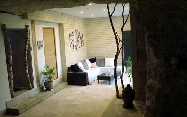 Le Chateau de la Barre