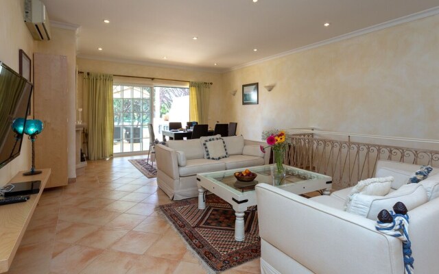 T2 Tennis Apartment