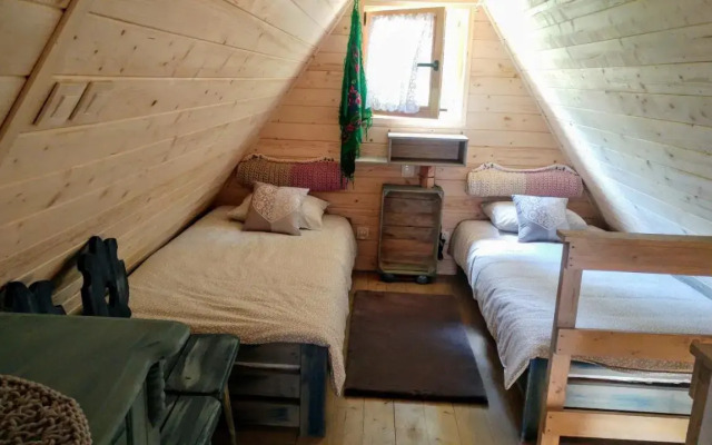Osada pod Beskidem- chatki całoroczne