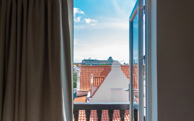Curacao Suites Hotel