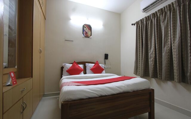 OYO 15860 Navanna Residency