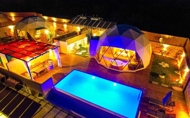 Kalkan Dome Suites & Deluxe-Glamping Holiday In Kalkan