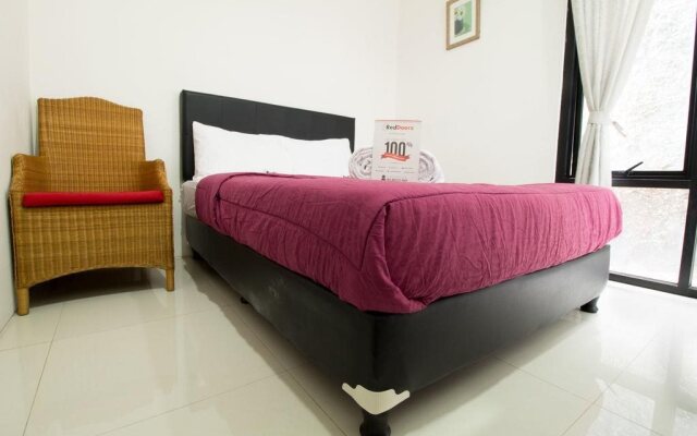 RedDoorz Apartment @ Cilandak