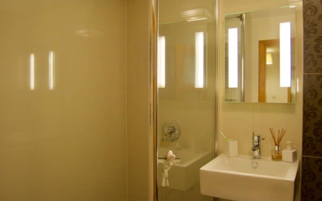 Trendy 2 Bedroom East London Flat