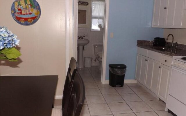 Eamon James Apartments & Suites