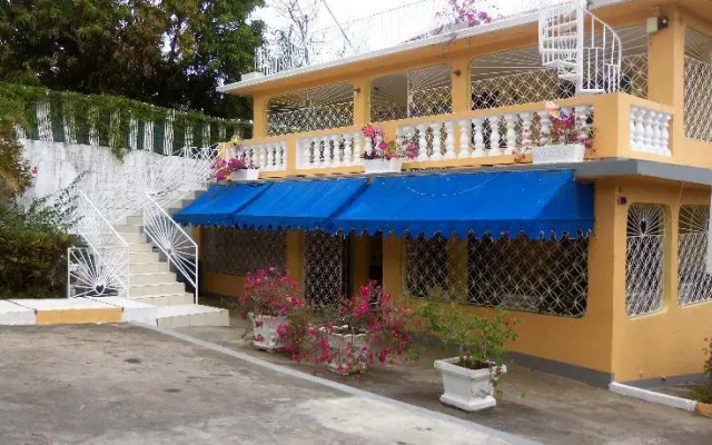 Dunn's Villa Resort