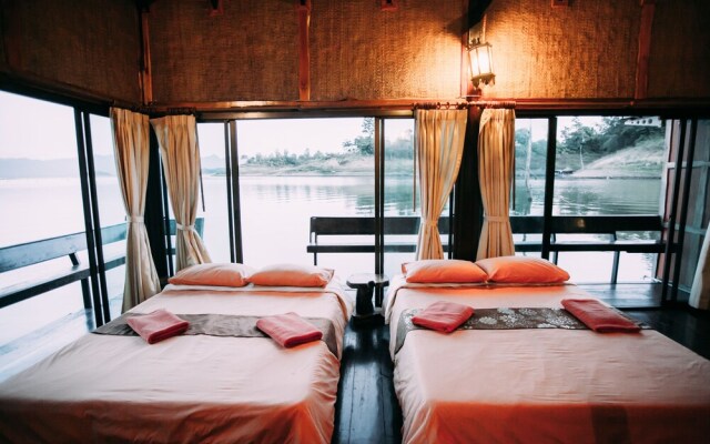 Pufa EngNam Lake Resort