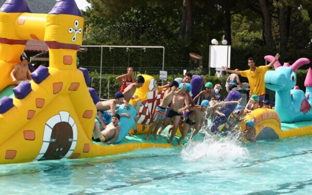 Comfort Mobilehome Camping 6-bed Ameglia