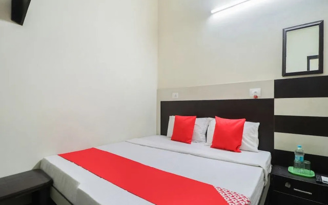 Royal Guest House by OYO Rooms