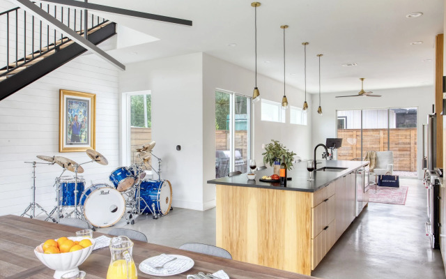 Melody by AvantStay | Peloton included, sleek home, Austin