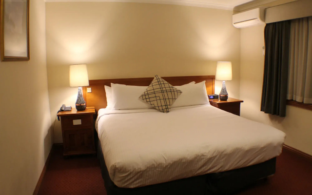 Gateway on Monash Boutique Hotel