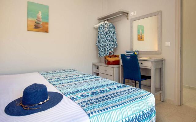 Acacia APT by Aglaia V