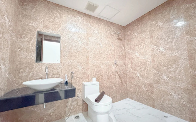 Homey And Simply 3Br At Grand Sungkono Lagoon Apartment