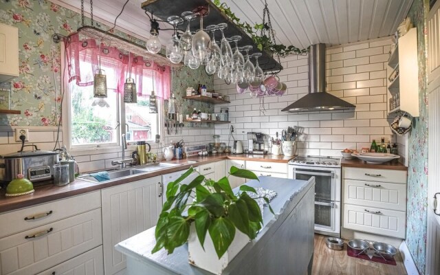 Beautiful Home in Vara With 4 Bedrooms and Wifi