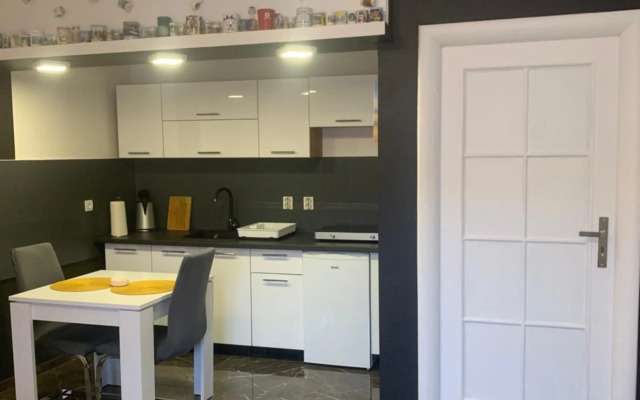 Studio apartman DAMA blizina amfiteatra i privatan parking