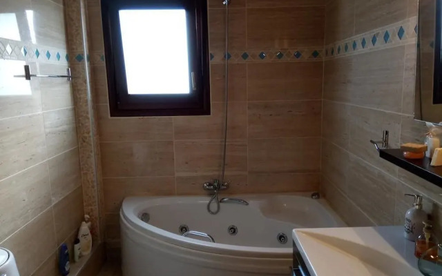 Luxury Villa Thea