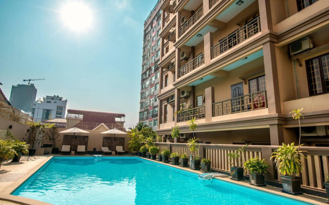 Hampton Hotel & Apartment