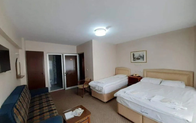 Hotel Cesmeli