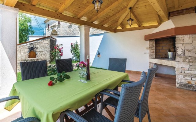 Beautiful Home in Orbanici With Wifi and 3 Bedrooms