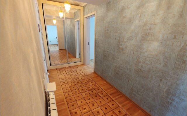 Deluxe Apartment with Sea and F1 view