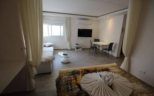 The Seasons Beach Design Studio Sea View