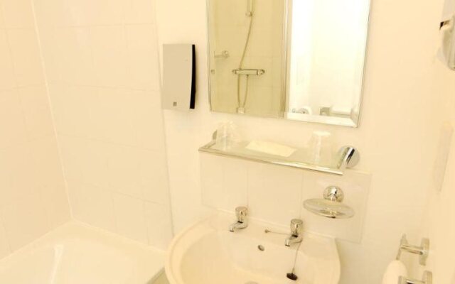 PREMIER SUITES Birmingham