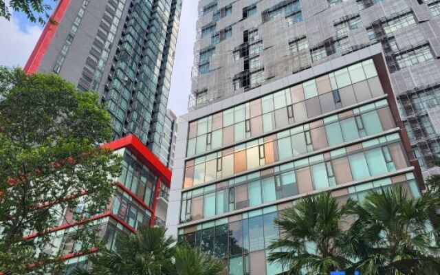 Studio Loft @ Empire Damansara (Free Wifi & Parking)