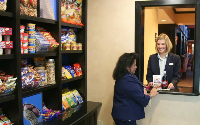 Hampton Inn & Suites Waco-South