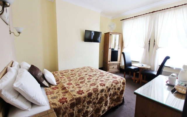 Maluth Lodge