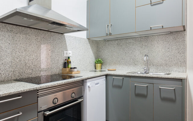 Sol in Barcelona with 2 bedrooms and 2 bathrooms