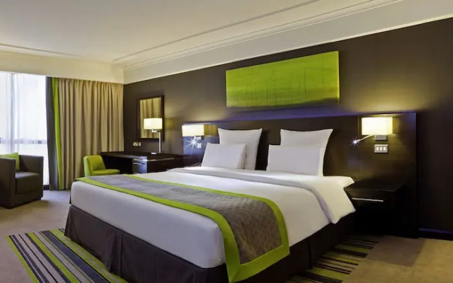 Pullman Dubai Creek City Centre Hotel & Residences
