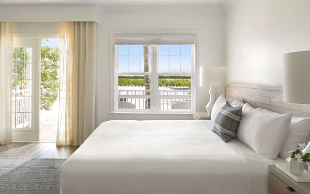 Parrot Key Hotel & Villas