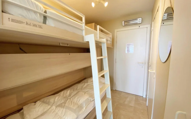 Beachside Stay With Views