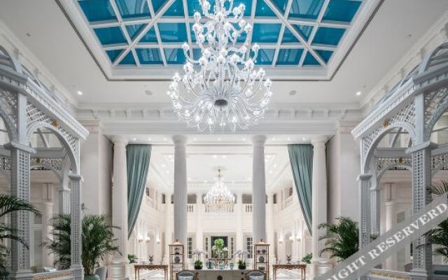 Lvcheng Taohuayuan Huanglong Hotel