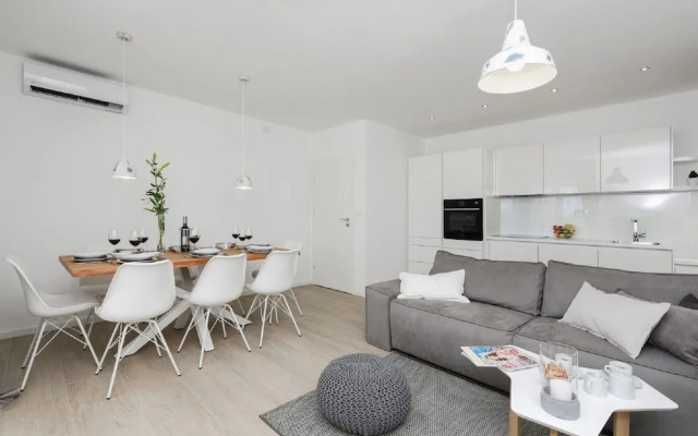 Modern Villa in Nin With Terrace