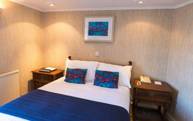 Quayside Hotel