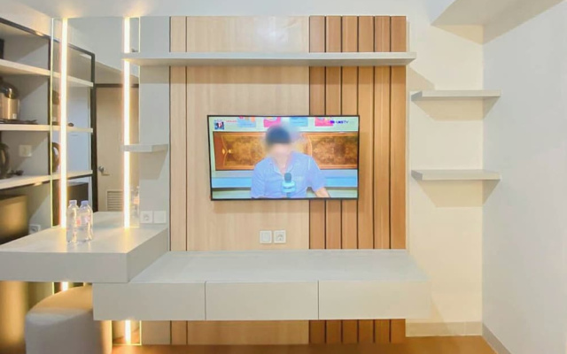 Compact Studio With City View At The Alton Apartment