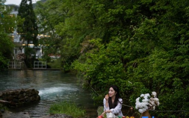 Mountain and River | Also Quiet STILL·Cloud Gorge Streamside Trail Hiking Designer B&B – Outside – Huzhou