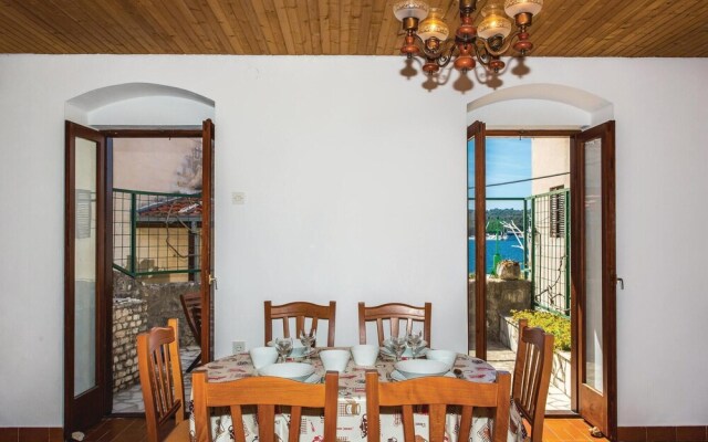 Beautiful Home in Rogoznica With Wifi and 3 Bedrooms