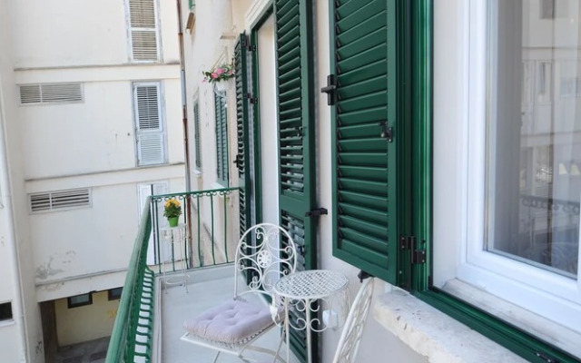 Silver & Gold Luxury Rooms