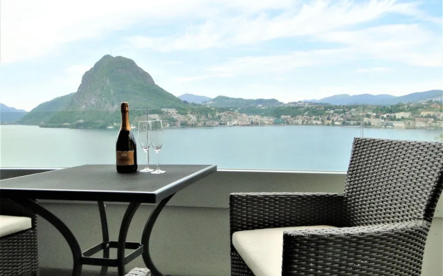 Breathtaking View for a Romantic Stay