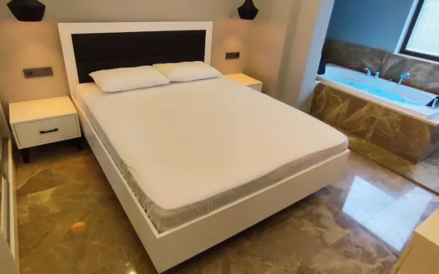 Arya Deluxe Apart