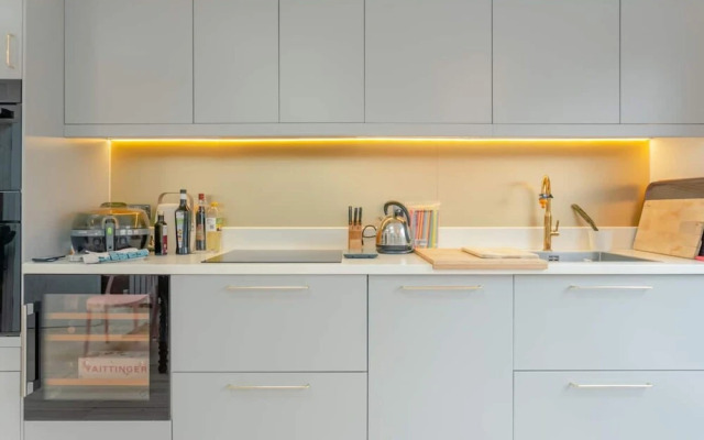 Stylish 2 Bedroom Apartment in London