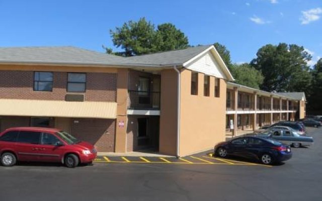 Budget Inn & Suites