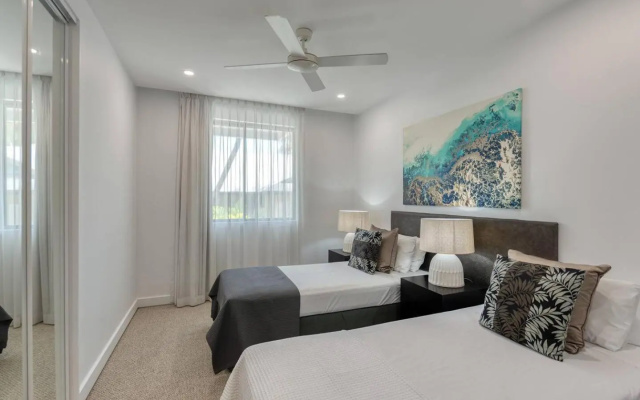 Beachfront Condo 5301 at Drift Resort – Guest Rooms – Cairns