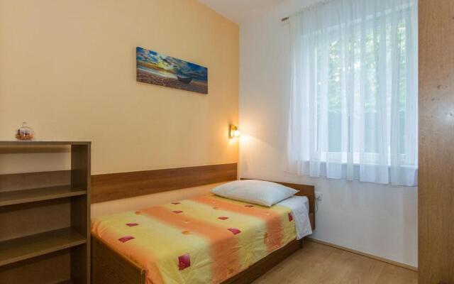 Apartment Petar - 50m from sea
