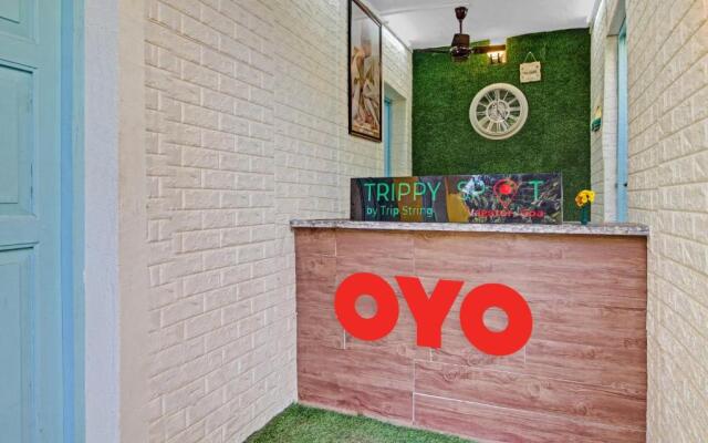 OYO 90341 Vagator Inn - Cafe & Bar