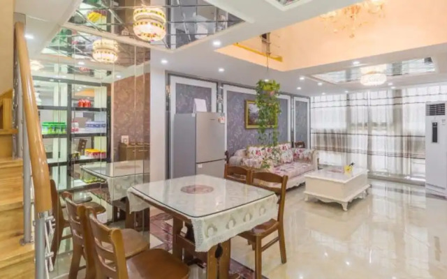 Railway Station Splendid Elegant Apartment