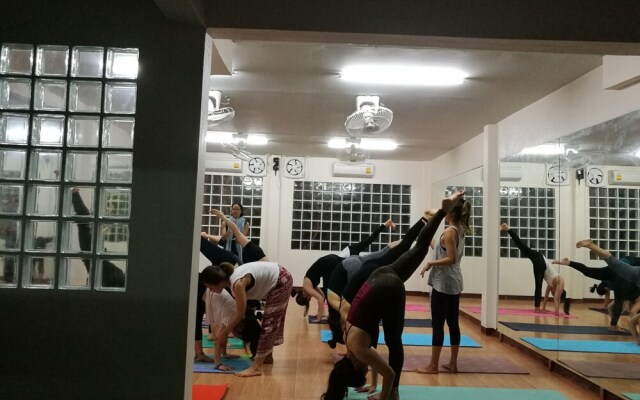 Flow Yoga CNX House