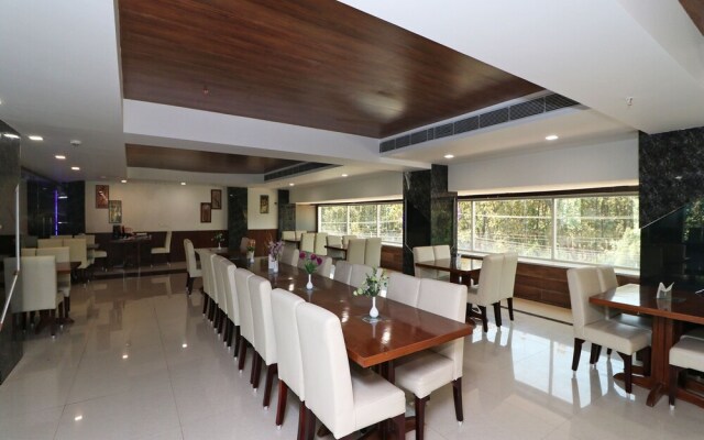 OYO 12823 Hotel Pearl Avenue